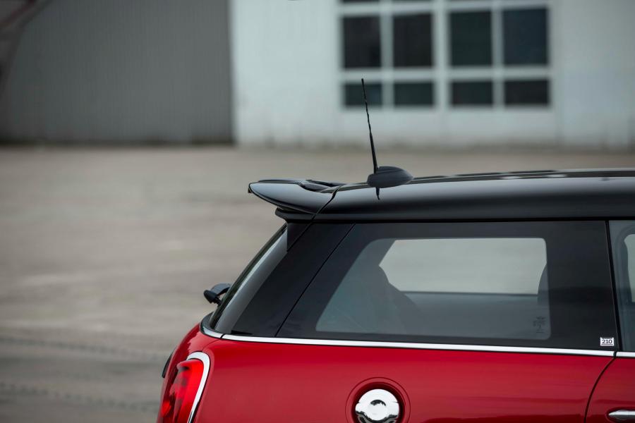 Детали экстерьера Mini Cooper S Works 210 (F56) 2017 года  (UK) (фото 7 из 9)